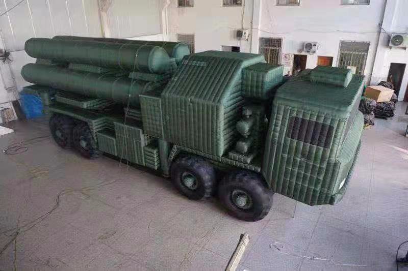 防城军用小型导弹车